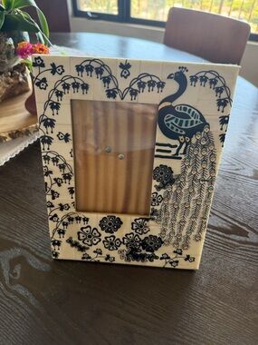 Decorative Peacock Anthropologie  Photo Frame in Cream and Black